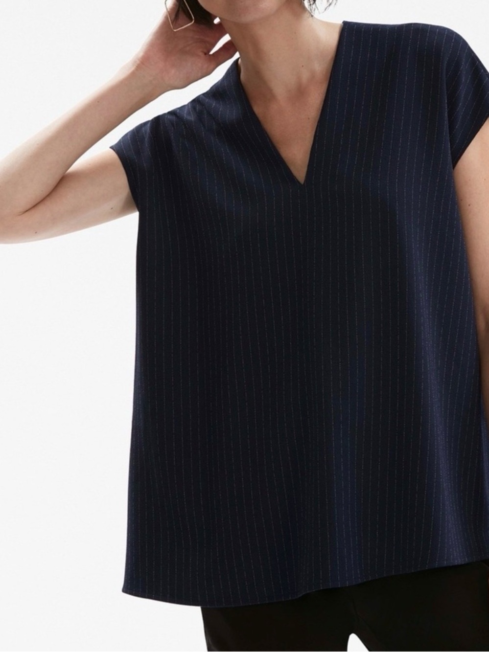 MM. LAFLEUR Townsend Navy Pinstripe V-Neck Top Size XS